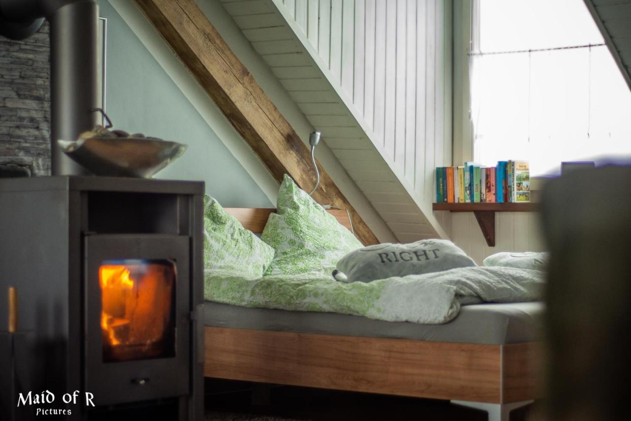 Hof Vierzehnender Im Hohen Venn - 70Qm Fachwerk-Studio - Grosses Wohn-Schlafzimmer Mit Dachterrasse Und Kaminofen - Separate Kueche - Perfekt Fuer Paare - Monschau - Eifel - Hunde Willkommen - Islandpferde Exterior foto