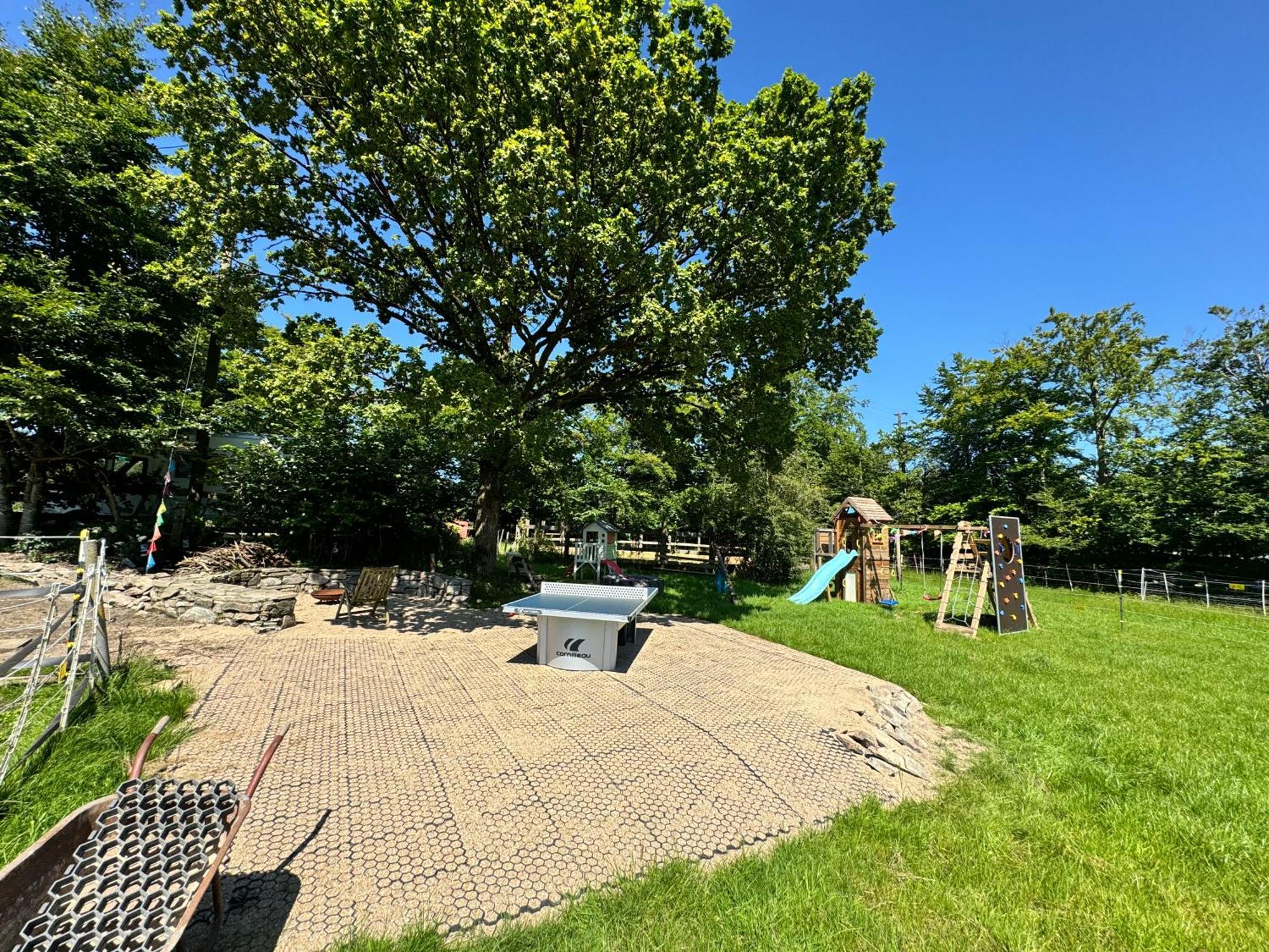 Hof Vierzehnender Im Hohen Venn - 70Qm Fachwerk-Studio - Grosses Wohn-Schlafzimmer Mit Dachterrasse Und Kaminofen - Separate Kueche - Perfekt Fuer Paare - Monschau - Eifel - Hunde Willkommen - Islandpferde Exterior foto